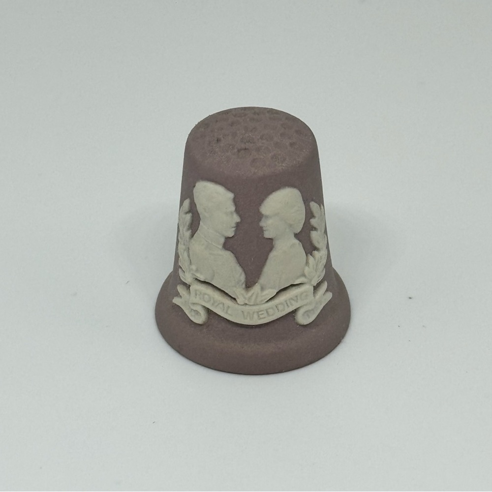Wedgwood Royal Wedding Lilac Jasperware Collectible Thimble J7007
